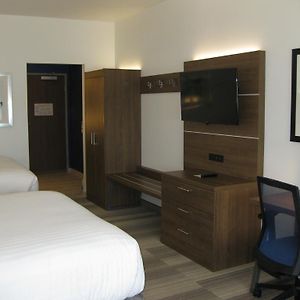 Deluxe King Room Hearing Accessible